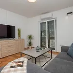 Casa vacanze Cozy In Prolozac Donji With Wifi